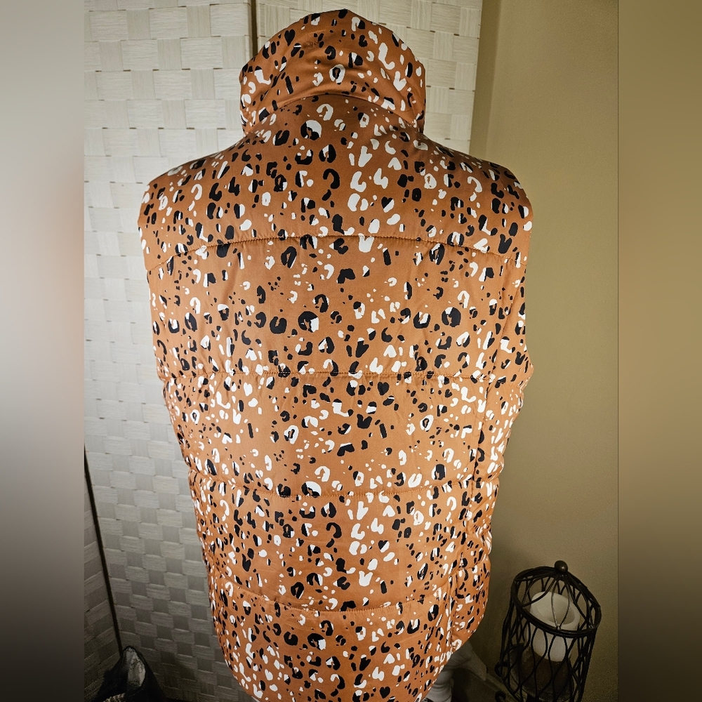LOFT  Animal Print Zip Puffer Vest  Size large - Picture 2 of 6